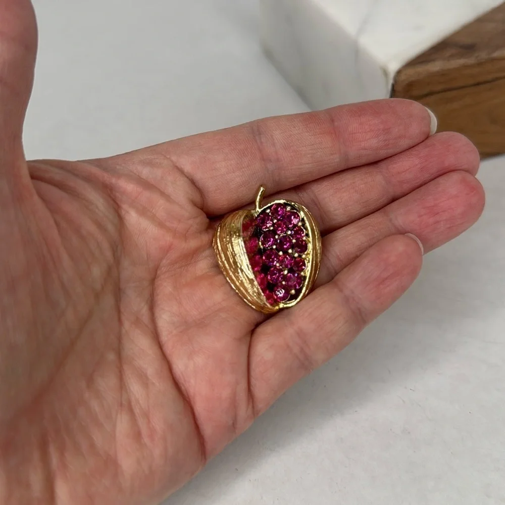 Vintage Estate Gold and Pink Crystal Apple Brooch Lot B4